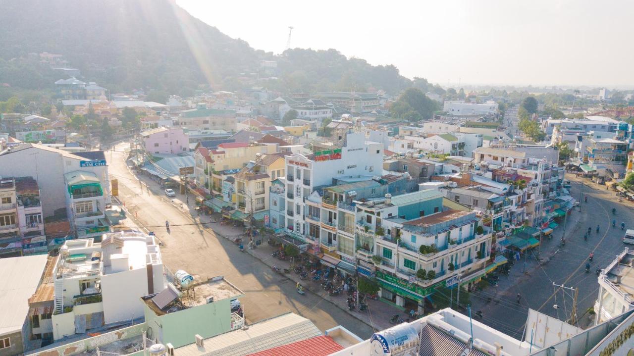 Hiep Hoa Hotel เจิวด๊ก ภายนอก รูปภาพ